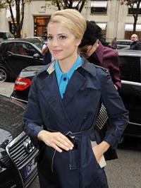 Dianna Agron  Arriving at Plaza Hotel in Paris - October 3, 2012 