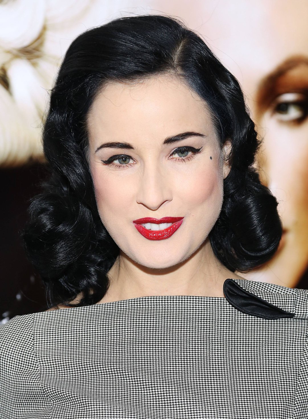 Dita Von Teese International Beauty Show (April 14, 2013) 