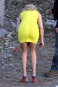 Elizabeth Banks on the set of 'Walk Of Shame' in Los Angeles 1/16/13 