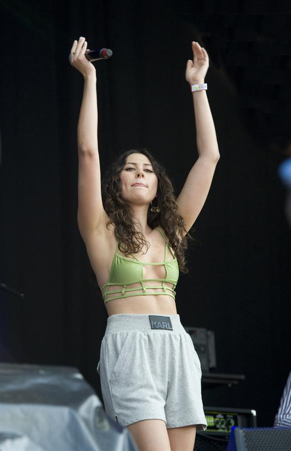 Eliza Doolittle - Olympic Torch Relay Coca-Cola Concert in London (July 26, 2012)