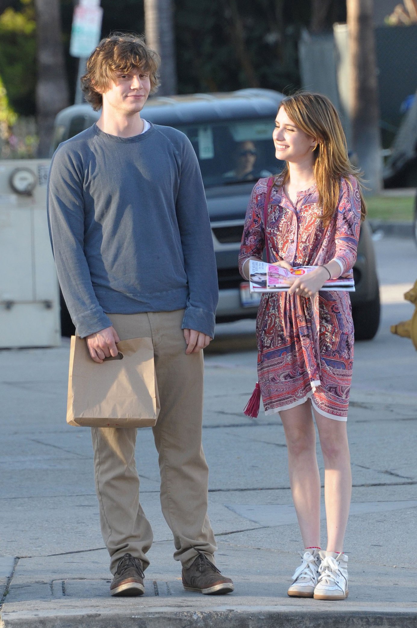 Emma Roberts - Steps out with boyfriend Evan Peters at Third Street in Los Angeles (28.05.2013) 