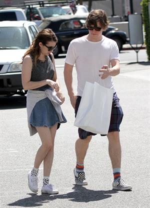 Emma Roberts - Spotted shopping at Samy's in Los Angeles (30.03.2013) 