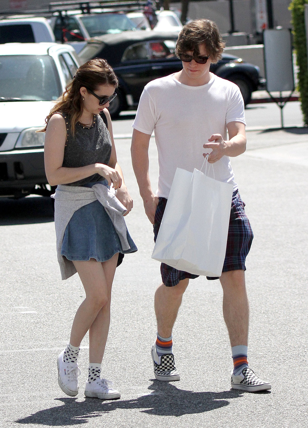 Emma Roberts - Spotted shopping at Samy's in Los Angeles (30.03.2013) 