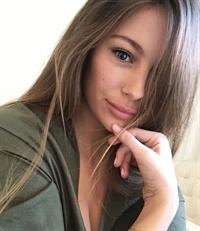 Mathilde Gøhler taking a selfie