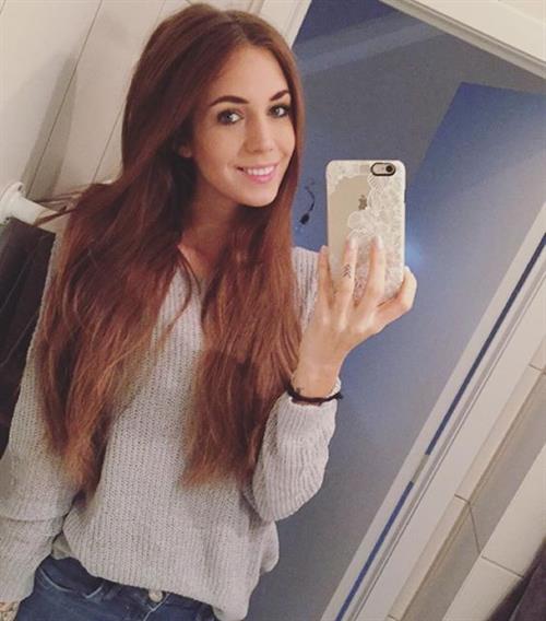 Talisa Loup taking a selfie