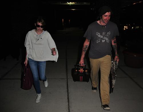 Emma Roberts Pictures Emma Roberts lands in Wilmington to continue filming 'We're the Millers' (09 August 2012)