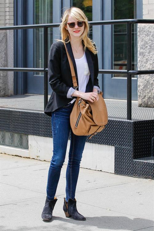 Emma Stone - out and about in New York City (17.05.2013) 