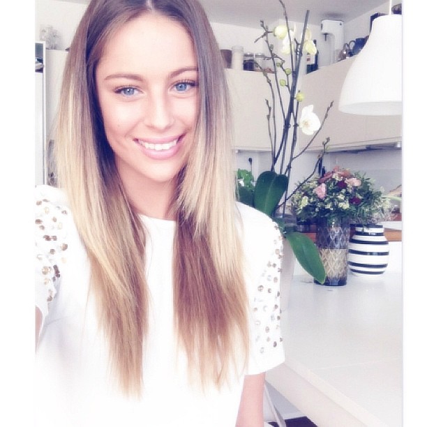 Mathilde Gøhler taking a selfie