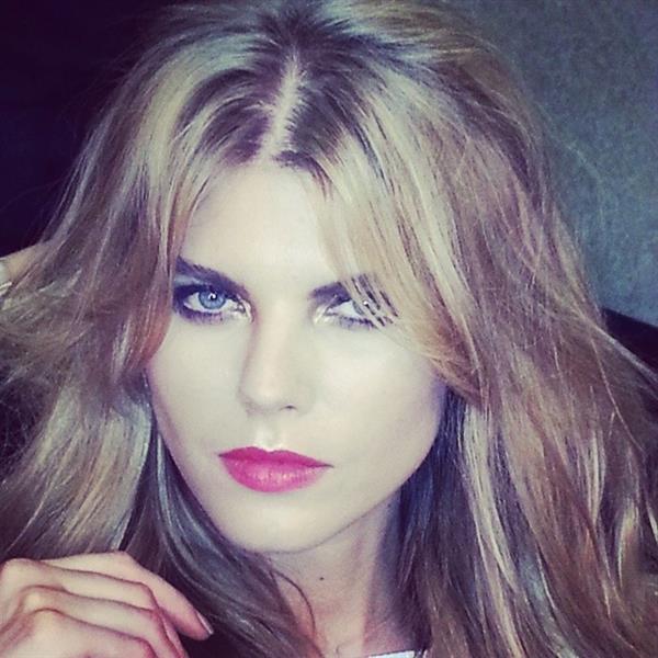 Maryna Linchuk taking a selfie