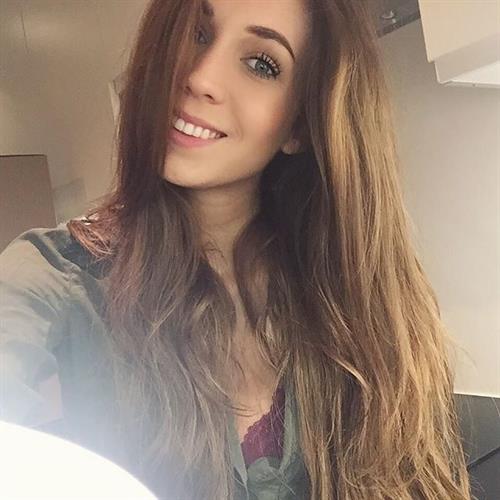 Talisa Loup taking a selfie