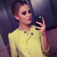 Alexandra Tyler taking a selfie