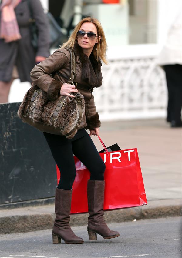 Geri Halliwell grabs a coffee in London February 4, 2013