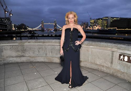 Gillian Anderson Relais & Chateau's 'Diner des Grands Chefs London (April 22, 2013) 
