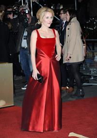 Gillian Anderson The World Premiere Of Les Miserables December 5, 2012 