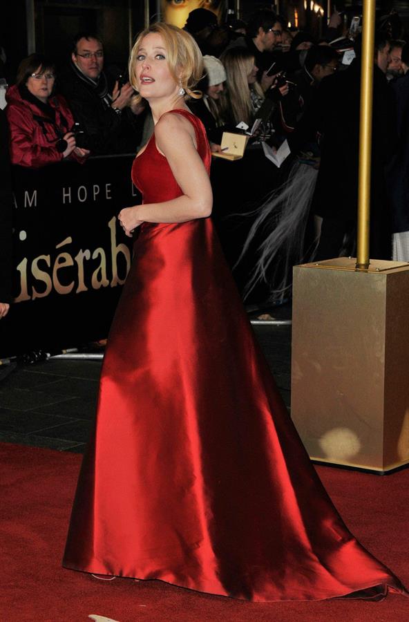 Gillian Anderson The World Premiere Of Les Miserables December 5, 2012 