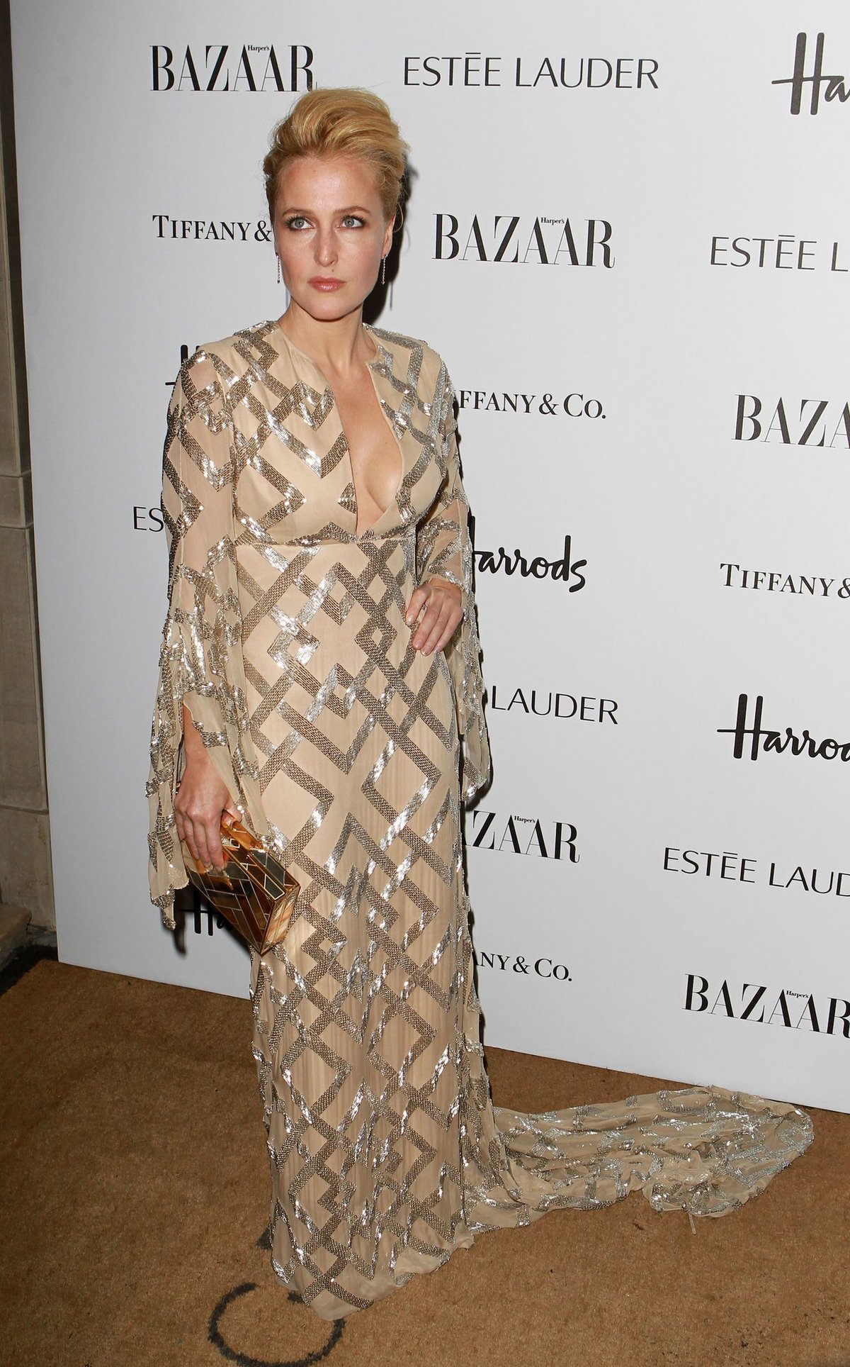 Gillian Anderson Pictures Gillian Anderson  Harper’s Bazaar Women of the Year Awards in London - October 31, 2012