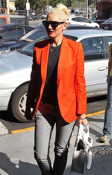 Gwen Stefani Spotted entering a store in Studio City (October 13, 2012) 