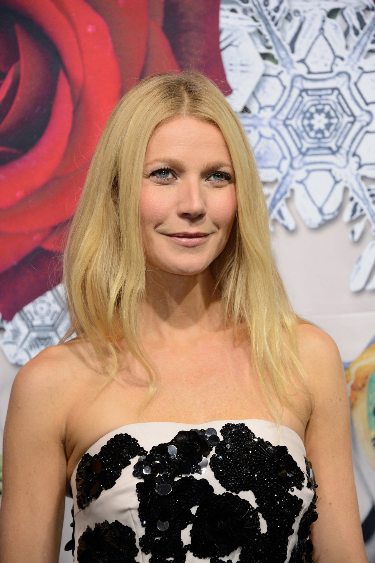 Gwyneth Paltrow Pictures Gwyneth Paltrow Printemps Christmas Decorations Inauguration In Paris -- Nov. 7, 2013