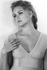 Esti Ginzburg Pictures Esti Ginzburg