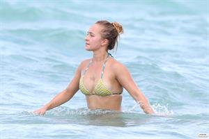 Hayden Panettiere - Bikini candids in Miami 9/1/13