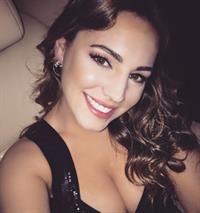Kelly Brook taking a selfie