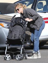 Hilary Duff – Farmers Market in Studio City 11/10/13  
