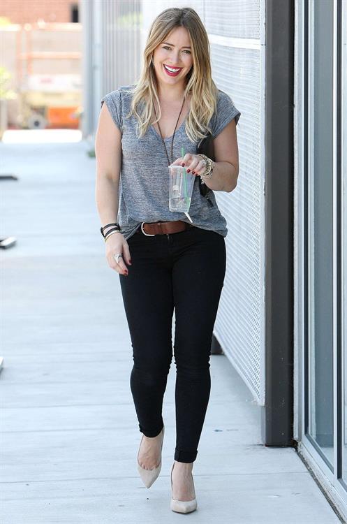Hilary Duff Stops at Starbucks for an iced drink while out and about in Los Angeles (September 6, 2013) 