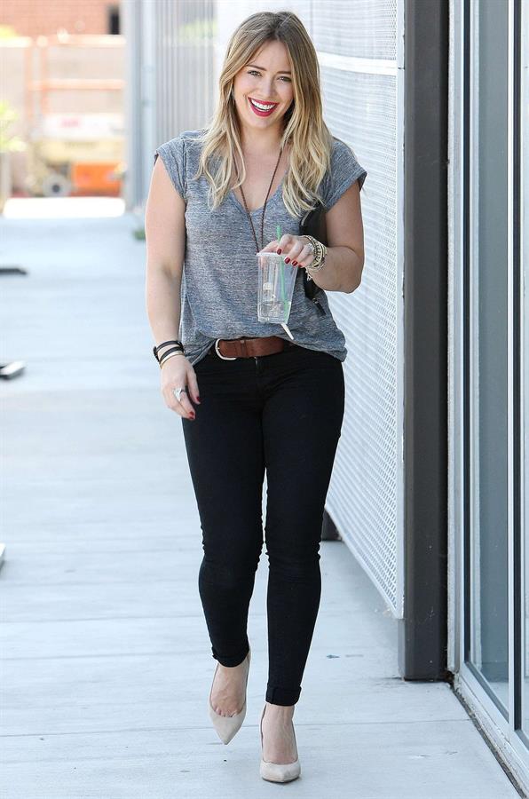 Hilary Duff Stops at Starbucks for an iced drink while out and about in Los Angeles (September 6, 2013) 