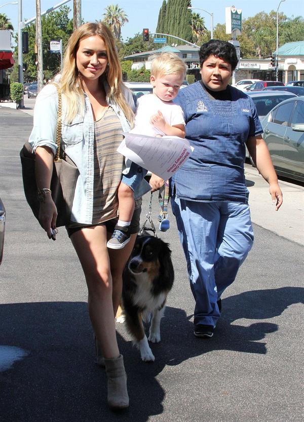 Hilary Duff Stops at Starbucks for an iced drink while out and about in Los Angeles (September 6, 2013) 