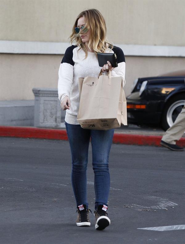 Hilary Duff shops for groceries at Ralph's in Beverly Hills 1/20/13 