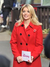 Holly Willoughby 'This Morning' London - November 6, 2012