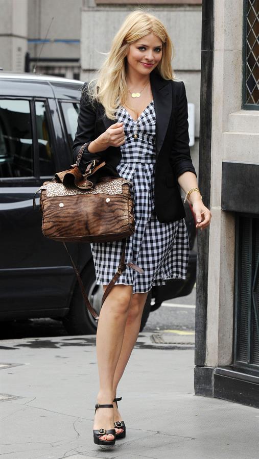 Holly Willoughby - Ivy Restaurant, London - July 18, 2012
