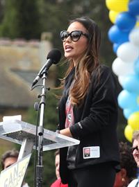 Jamie Chung - Wearing spandex at AIDS Walk in San Francisco (July 15, 2012)