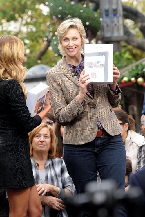 Jane Lynch Visits 'Etra' at The Grove in Los Angeles (December 4, 2012) 