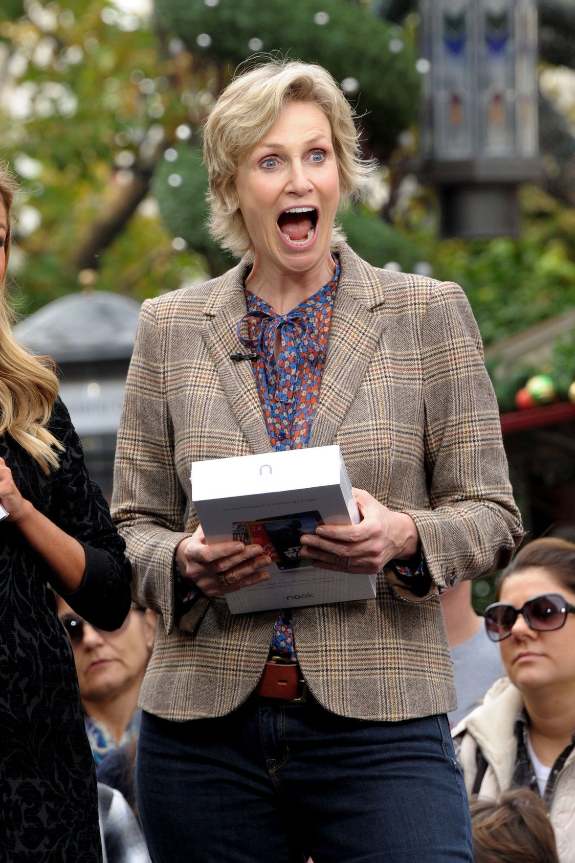 Jane Lynch Visits 'Etra' at The Grove in Los Angeles (December 4, 2012) 