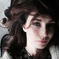 Carice van Houten taking a selfie
