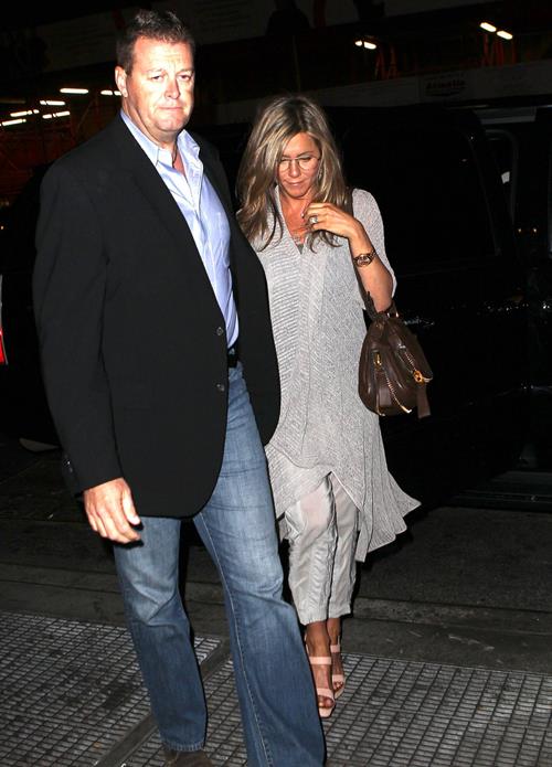 Jennifer Aniston Pictures Jennifer Aniston - Leaves Bette Midler's Broadway play in New York City (10.05.2013)