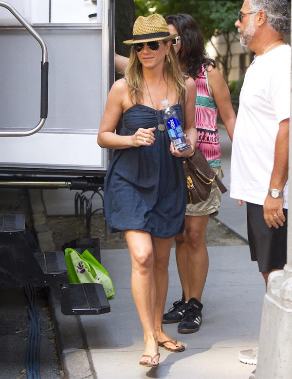 Jennifer Aniston On the set of 'Sqirrels to the Nuts' in NYC 16.07.13 