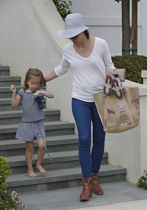 Jennifer Garner Takes daughter Seraphina Affleck to private party in Brentwood (April 28, 2013) 