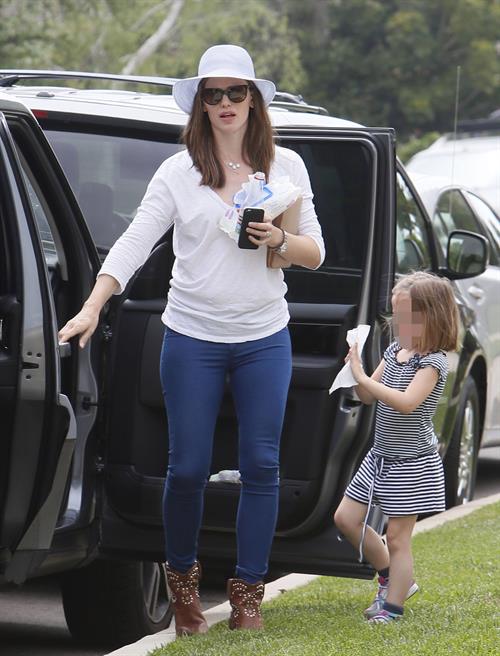 Jennifer Garner Takes daughter Seraphina Affleck to private party in Brentwood (April 28, 2013) 