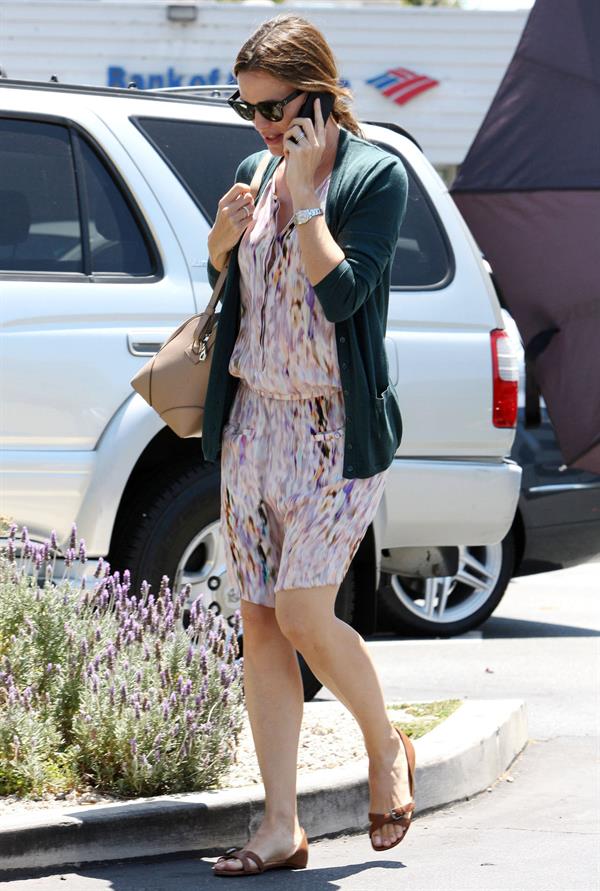 Jennifer Garner seen chatting away on her cellphone in Brentwood 