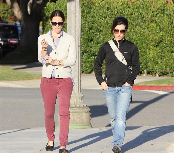 Jennifer Garner - Spotted in Los Angeles on January 30, 2013