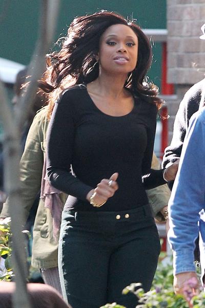 Jennifer Hudson Films a Weight Watcher commercial in Los Angeles (November 16, 2012) 