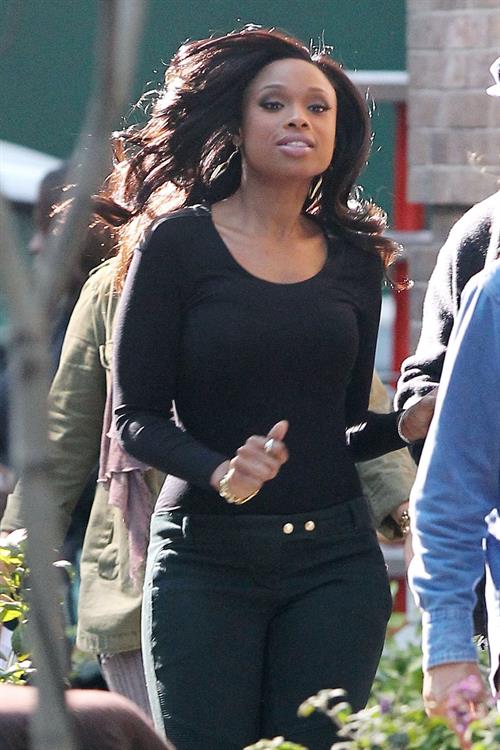 Jennifer Hudson Films a Weight Watcher commercial in Los Angeles (November 16, 2012) 