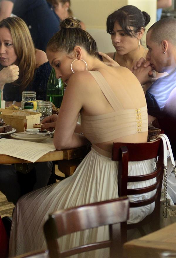 Jennifer Lopez dinner at Bubbys in New York City on July 24, 2012