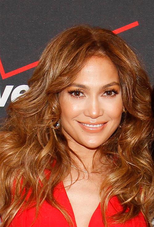 Jennifer Lopez Verizon Wireless meet Jennifer Lopez Flyaway Contest in Santa Monica on January 26, 2013