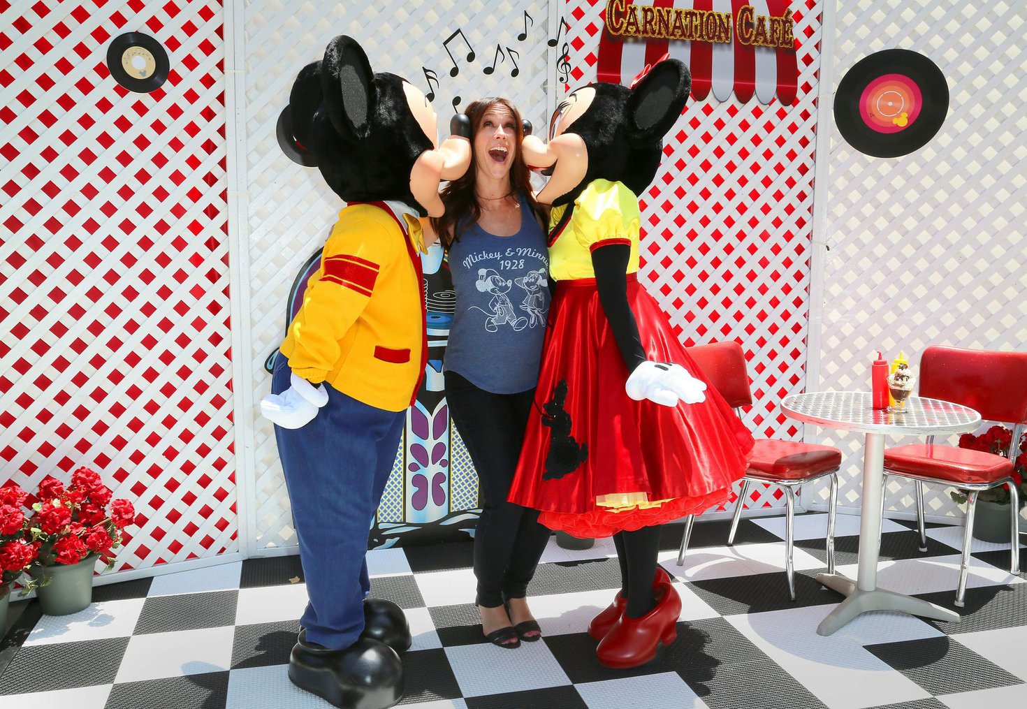 Jennifer Love Hewitt Pictures Jennifer Love Hewitt  Mickey Through the Decades Collection  launch July 13, 2013