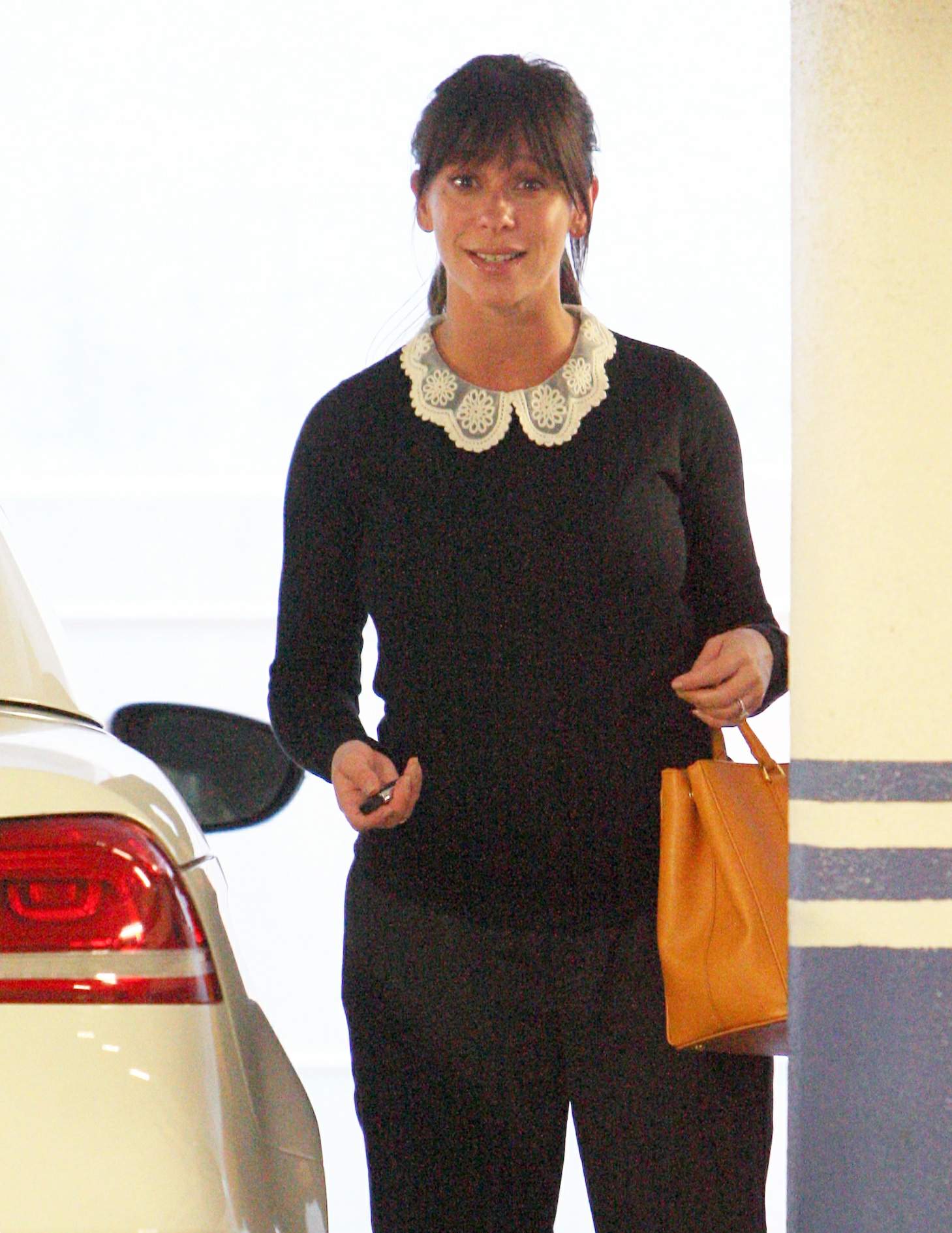 Jennifer Love Hewitt Pictures Jennifer Love Hewitt spotted out and about in Beverly Hills October 1, 2013