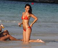 Jennifer Metcalfe - Bikini candids in Dubai (26.01.2013)  