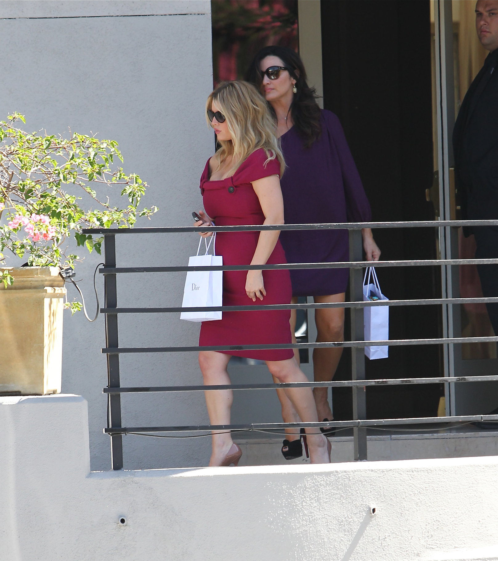 Jessica Simpson leaving a restaurant in Hollywood